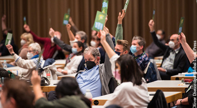 Либералы тащат в политику педофилию