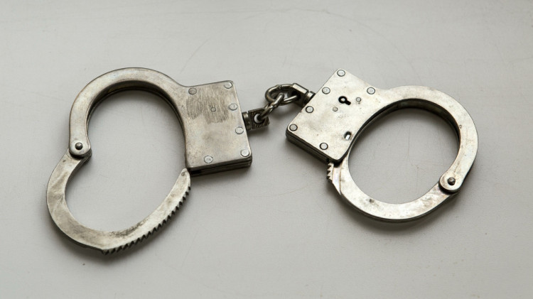 Задержанного за удержание девочки в подвале мужчину хотят конвоировать в Алтайский край Задержанного за удержание девочки в подвале мужчину хотят конвоировать в Алтайский край