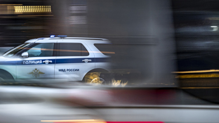 В Краснодаре незнакомец напал на маленьких девочек в подъезде В Краснодаре незнакомец напал на маленьких девочек в подъезде