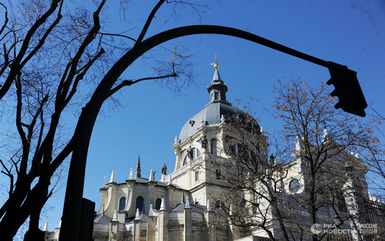 Ватикан расследует 250 случаев педофилии в Католической церкви Испании