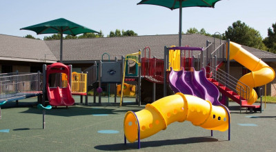 Четверо школьников подверглись сексуальному насилию на детской площадке в Москве