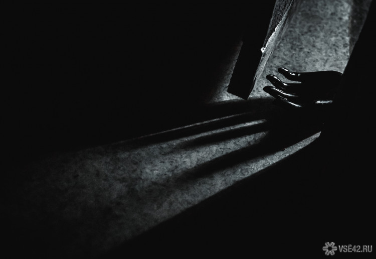 Уральские тюремщики нашли педофила мертвым в камере Уральские тюремщики нашли педофила мертвым в камере