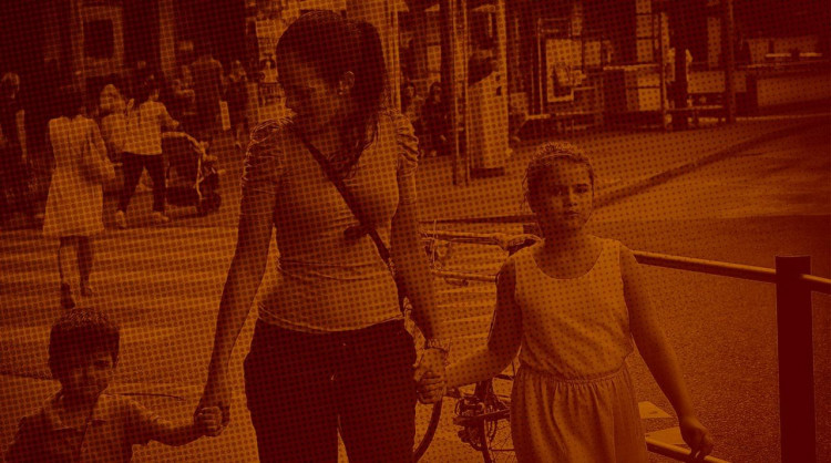 Сотни жителей Костромы пришли попрощаться с пятилетней девочкой, изнасилованной и убитой двумя педофилами