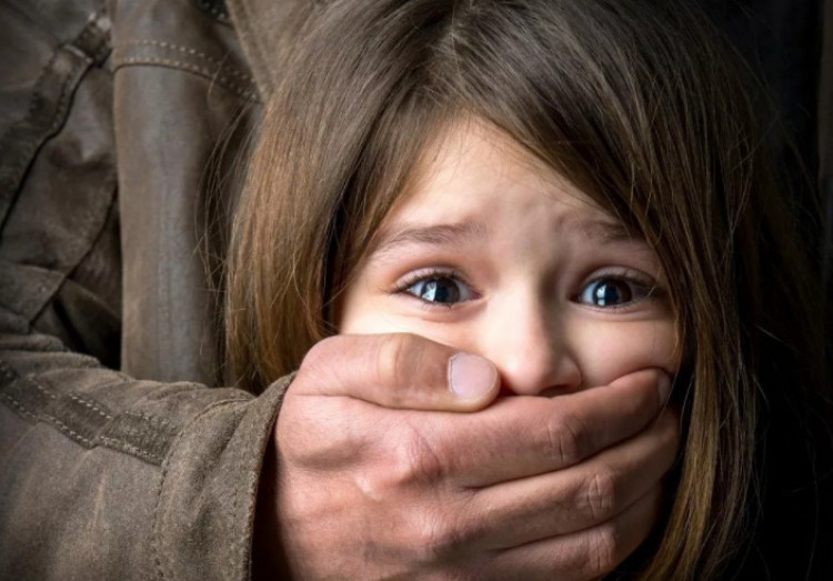 Балаковский педофил получил 18 лет колонии за надругательства над своей падчерицей