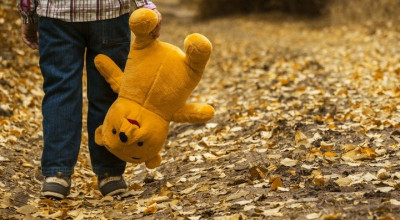 В Ломоносове немолодой извращенец настойчиво демонстрировал детям свой половой орган