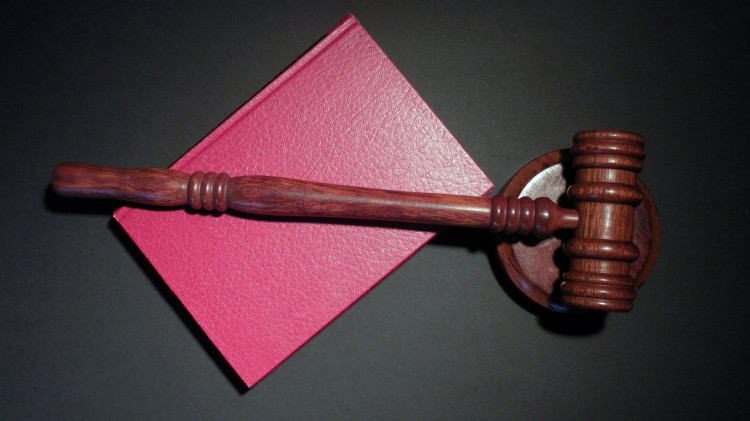 В Татарстане доцент КФУ получил 2,5 года колонии за интимную связь со школьницей В Татарстане доцент КФУ получил 2,5 года колонии за интимную связь со школьницей