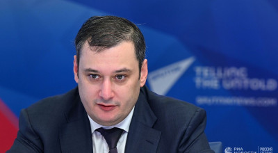 Хинштейн предложил надевать браслеты на педофилов