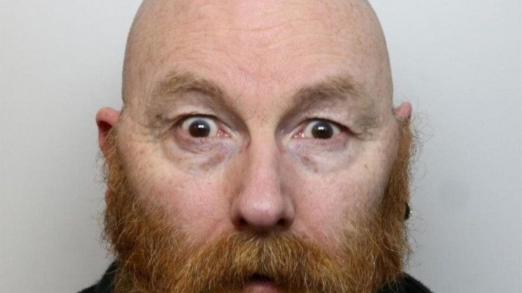 Жаловавшийся на соседа-педофила британец сам им оказался