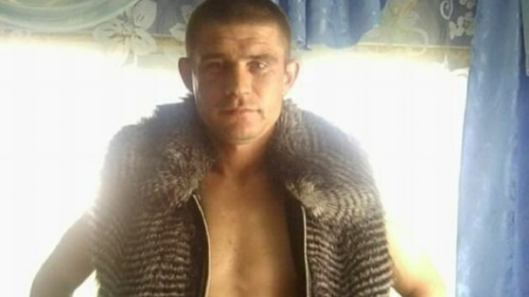 В Омске насильника-педофила сняли с дерева