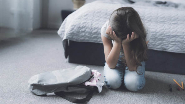 Подозреваемый в убийстве двух школьниц обманом скрылся от надзора полиции Подозреваемый в убийстве двух школьниц обманом скрылся от надзора полиции