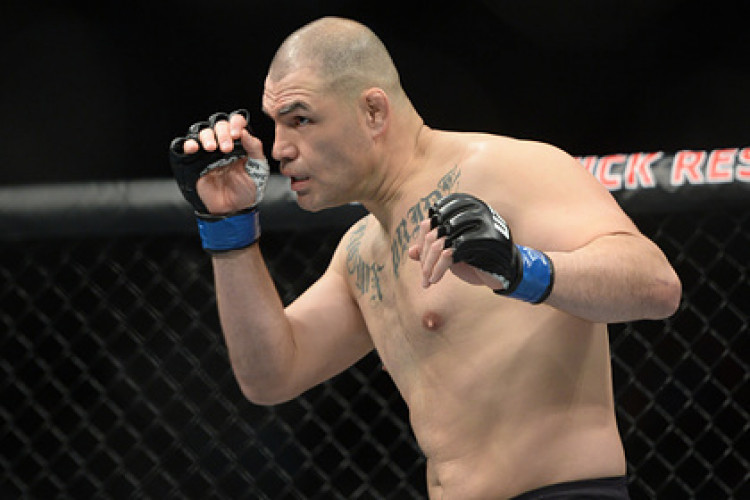 Устроившего стрельбу бывшего чемпиона UFC отказались выпускать под залог Устроившего стрельбу бывшего чемпиона UFC отказались выпускать под залог