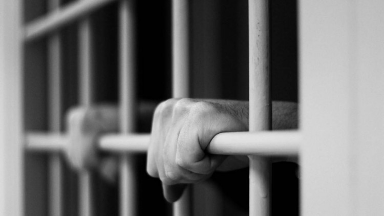 В Саратове педофил получил 14 лет тюрьмы за регулярное насилие над малолетней дочерью