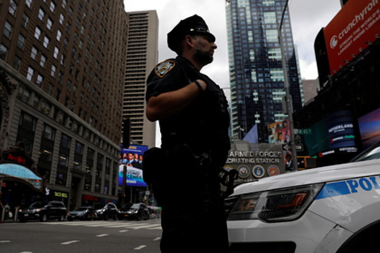 Девочке удалось спастись от педофила благодаря жесту из TikTok