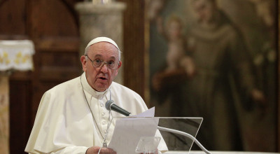 Папа Франциск заявил о боли и стыде церкви из-за насилия над детьми