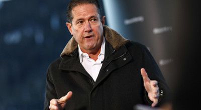 Британский банкир уволился из-за недоказанных связей с миллиардером-педофилом