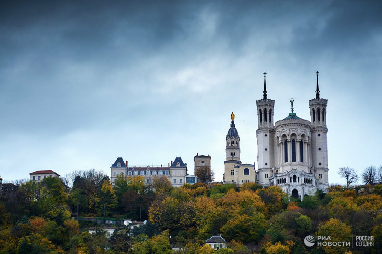 Священник прокомментировал данные о педофилах в Католической церкви Франции Священник прокомментировал данные о педофилах в Католической церкви Франции