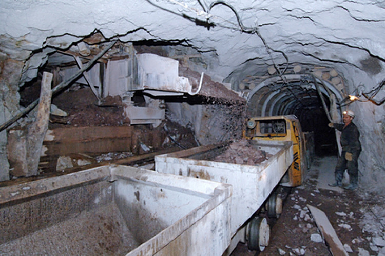 Педофилов в России предложили отправлять на урановые шахты