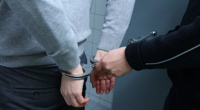 Дворник-педофил из Таджикистана приставал к девятилетней школьнице в Петербурге