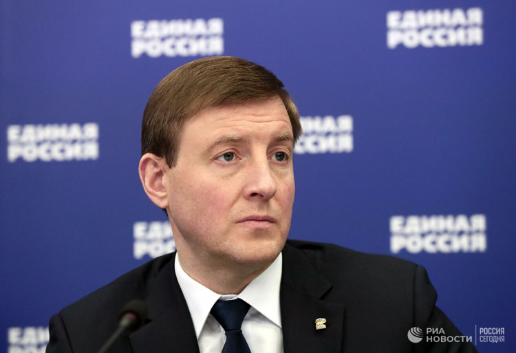 Турчак предложил изменить систему административного надзора за педофилами