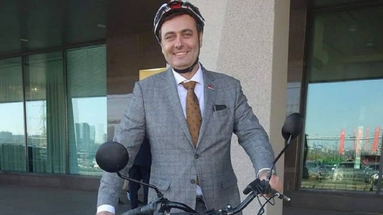 Подозреваемому в развращении ребенка приморскому депутату вызвали скорую Подозреваемому в развращении ребенка приморскому депутату вызвали скорую