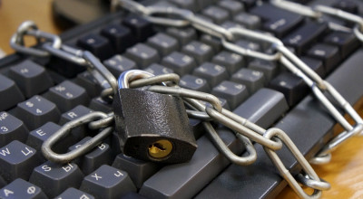 Детский омбудсмен предложила отрезать педофилам интернет