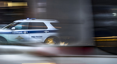 В Краснодаре незнакомец напал на маленьких девочек в подъезде